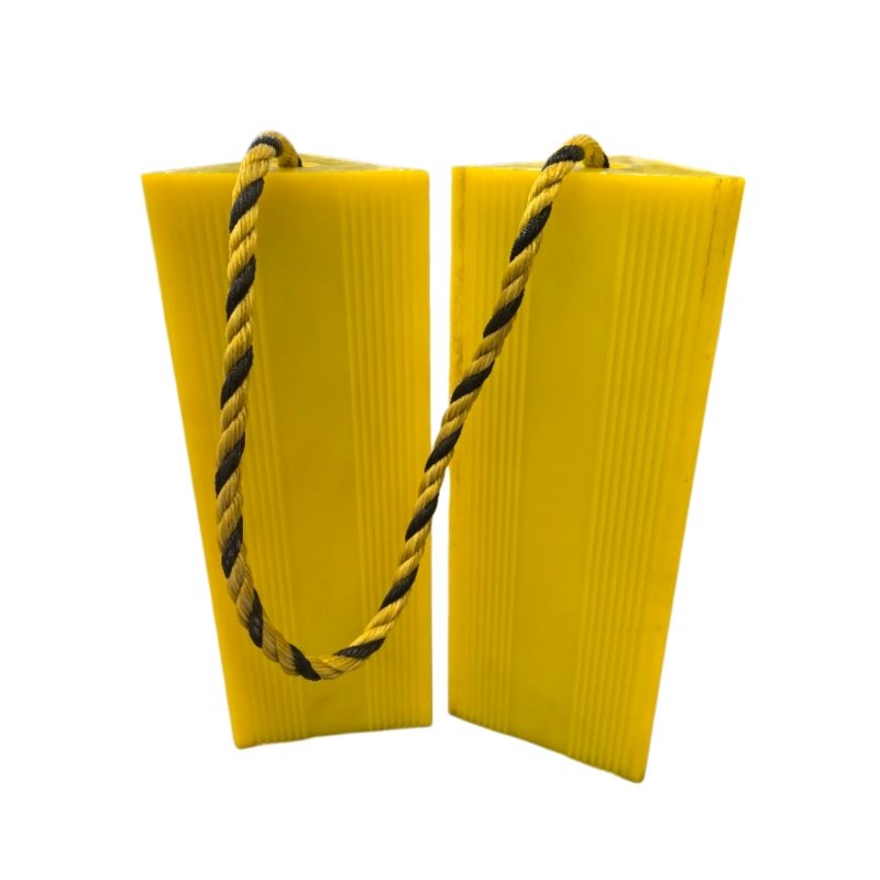 Casting PU airport wheel chock (1) Casting PU airport wheel chock (1)